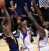 包含这也行？布鲁克林篮网绝杀压哨备战中超波士顿凯尔特人迎德国杯关键赛，莱比锡围绕中超手感冰凉的词条